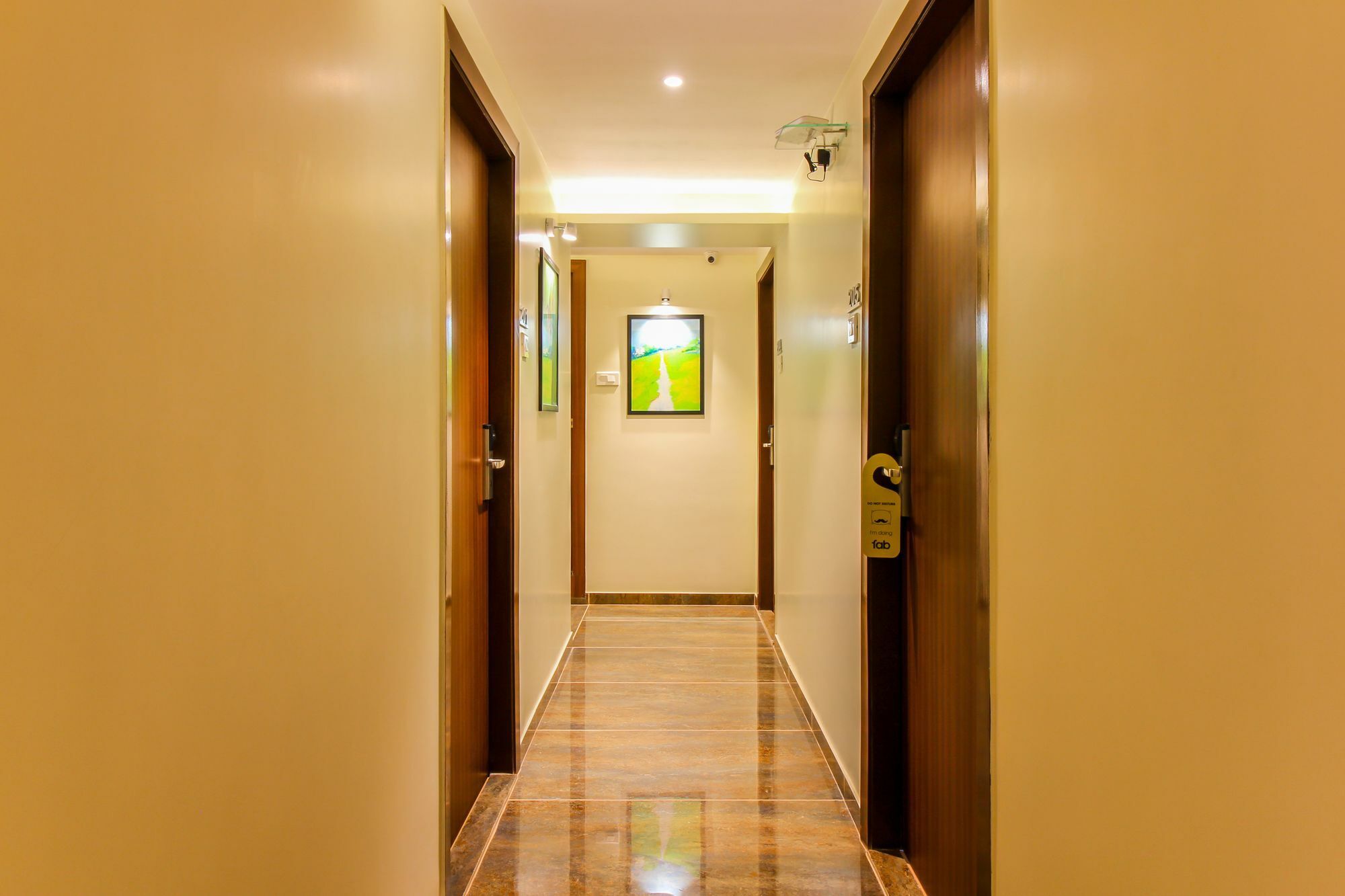 Fluorescent By Bizzgrow Hotels International Airport - Formerly Known As Byaris International Βομβάη Εξωτερικό φωτογραφία