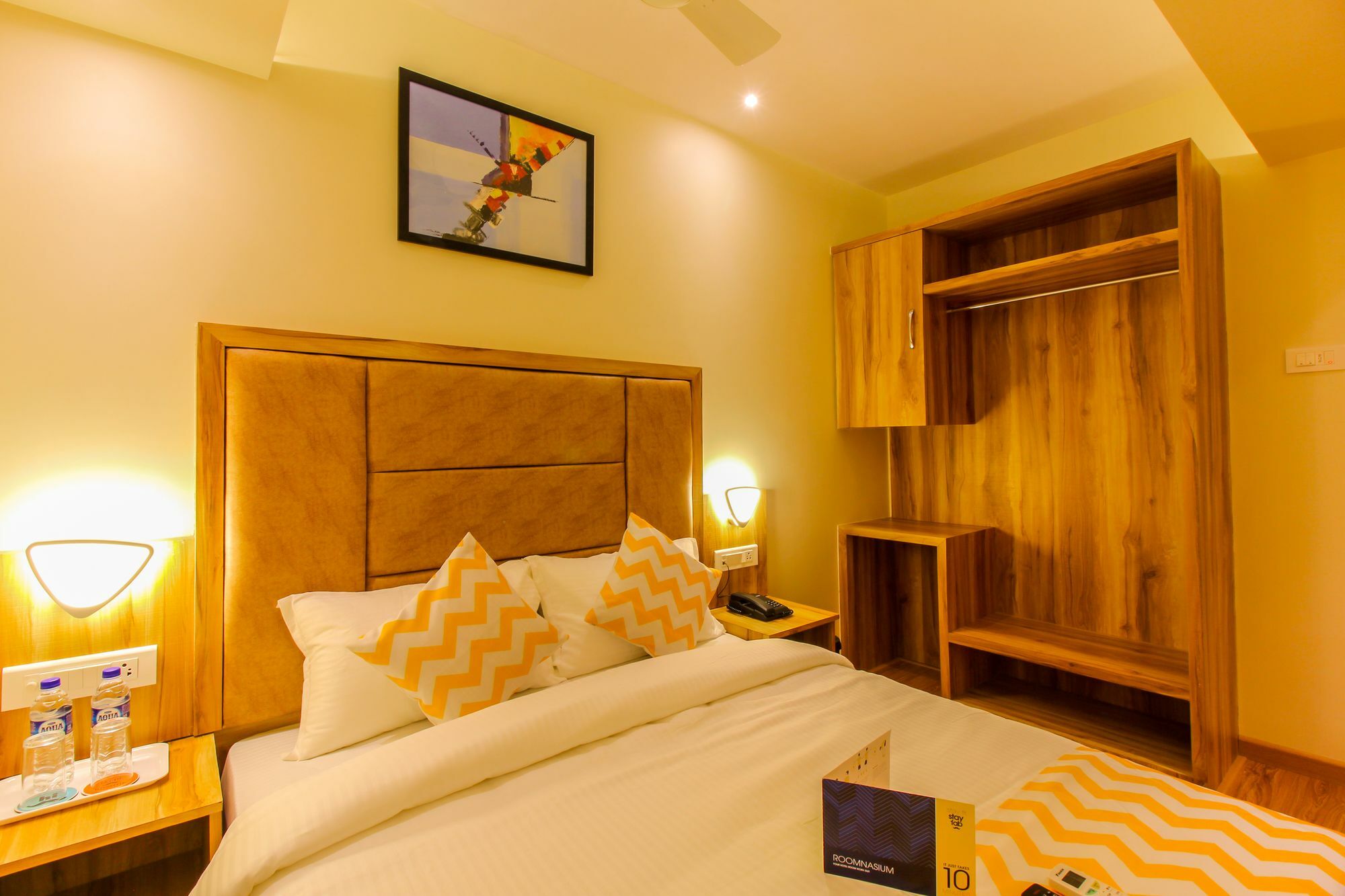 Fluorescent By Bizzgrow Hotels International Airport - Formerly Known As Byaris International Βομβάη Εξωτερικό φωτογραφία