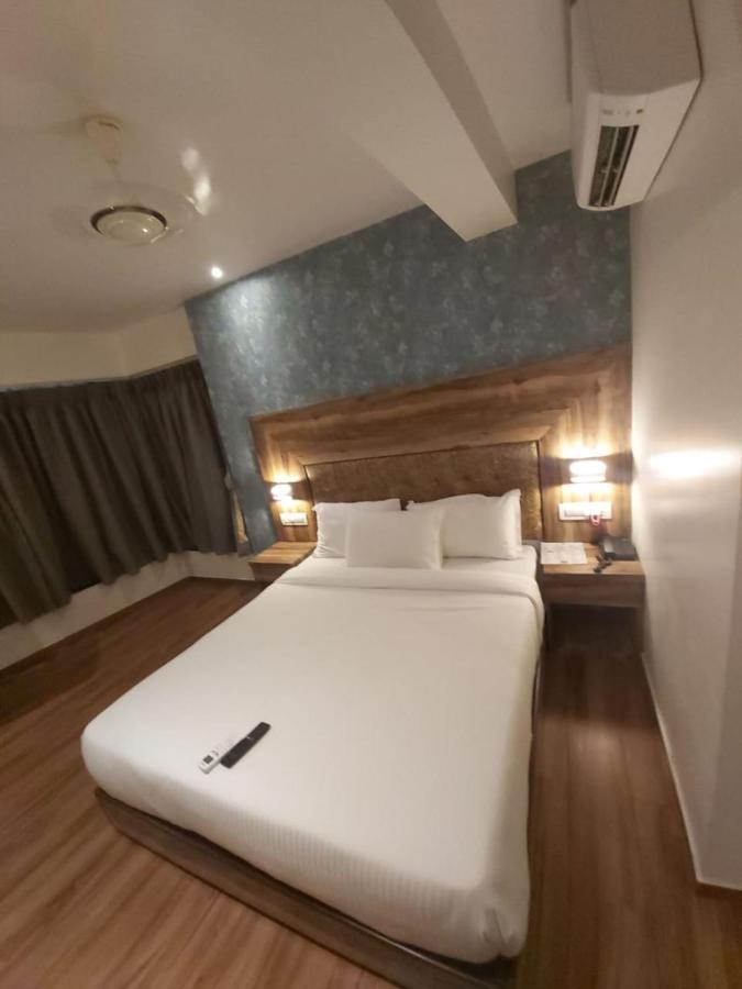Fluorescent By Bizzgrow Hotels International Airport - Formerly Known As Byaris International Βομβάη Εξωτερικό φωτογραφία
