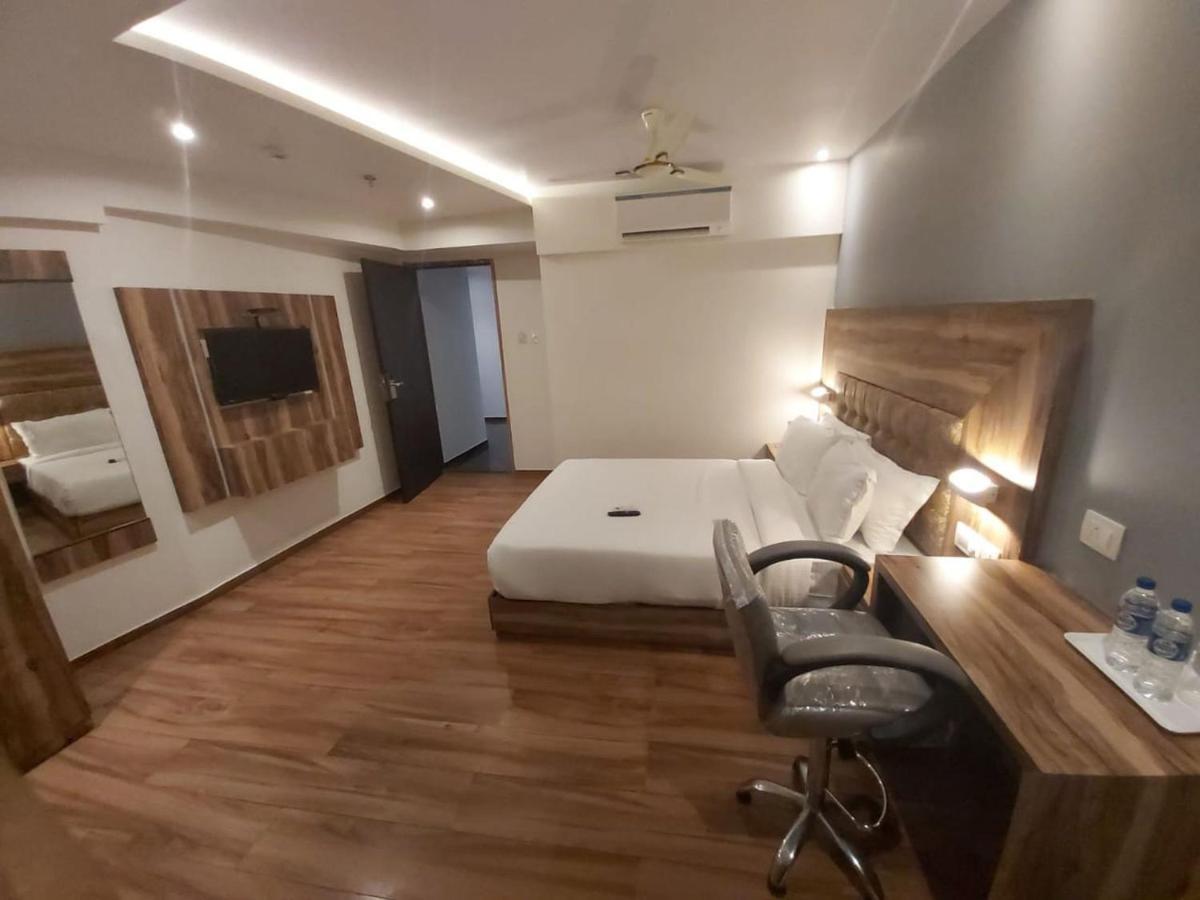 Fluorescent By Bizzgrow Hotels International Airport - Formerly Known As Byaris International Βομβάη Εξωτερικό φωτογραφία